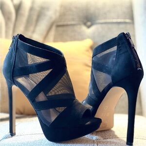 NEW- Mix No. 6 Black Mesh Pumps Size 6